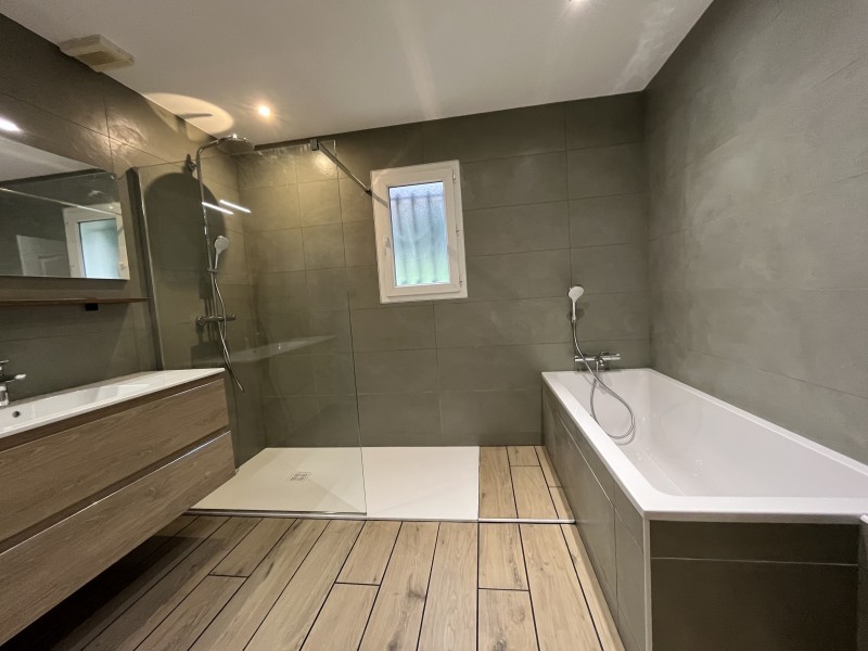 renovation d’une salle de bain clé en main, sur vaugneray proche de Grézieu La Varenne dans l’ouest lyonnais